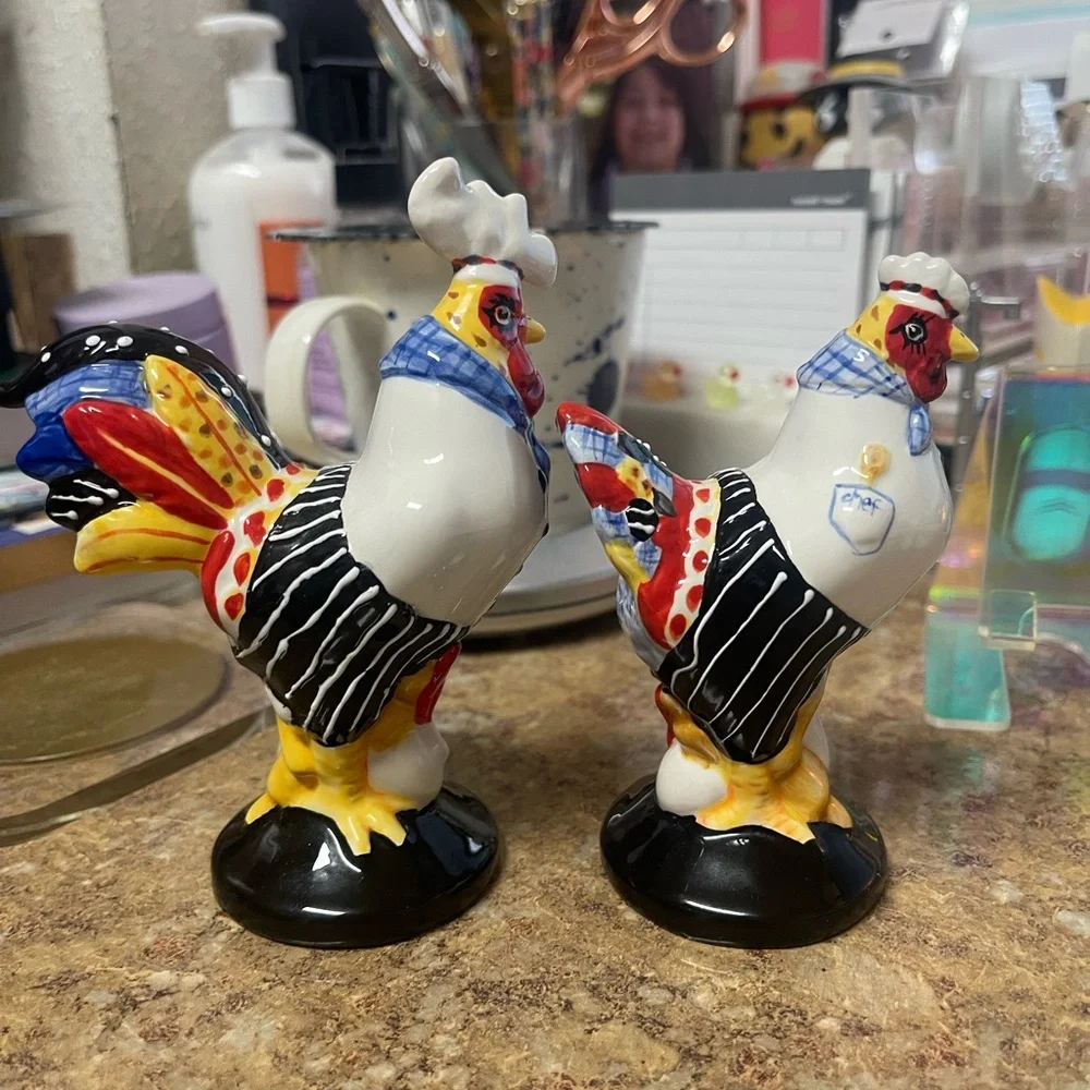Sharon Neuhaus Baking & Eggs Rooster & Hen Chicken Salt & Pepper Shakers